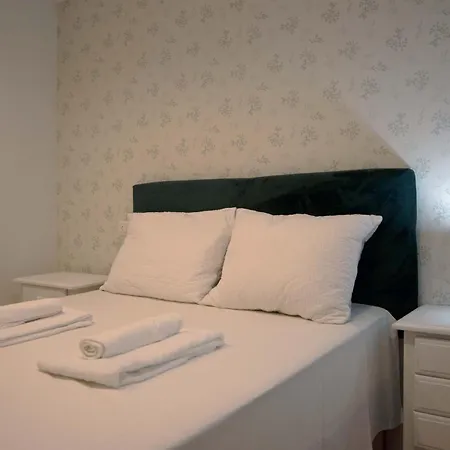 Apartment Rua Do Sal 1º *
